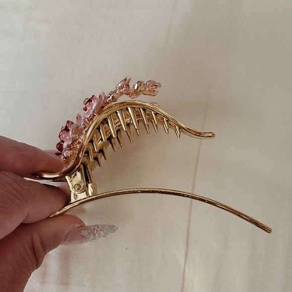 NEW HAIR CLAW CLIP 2 X $15 - Picture 7 of 10